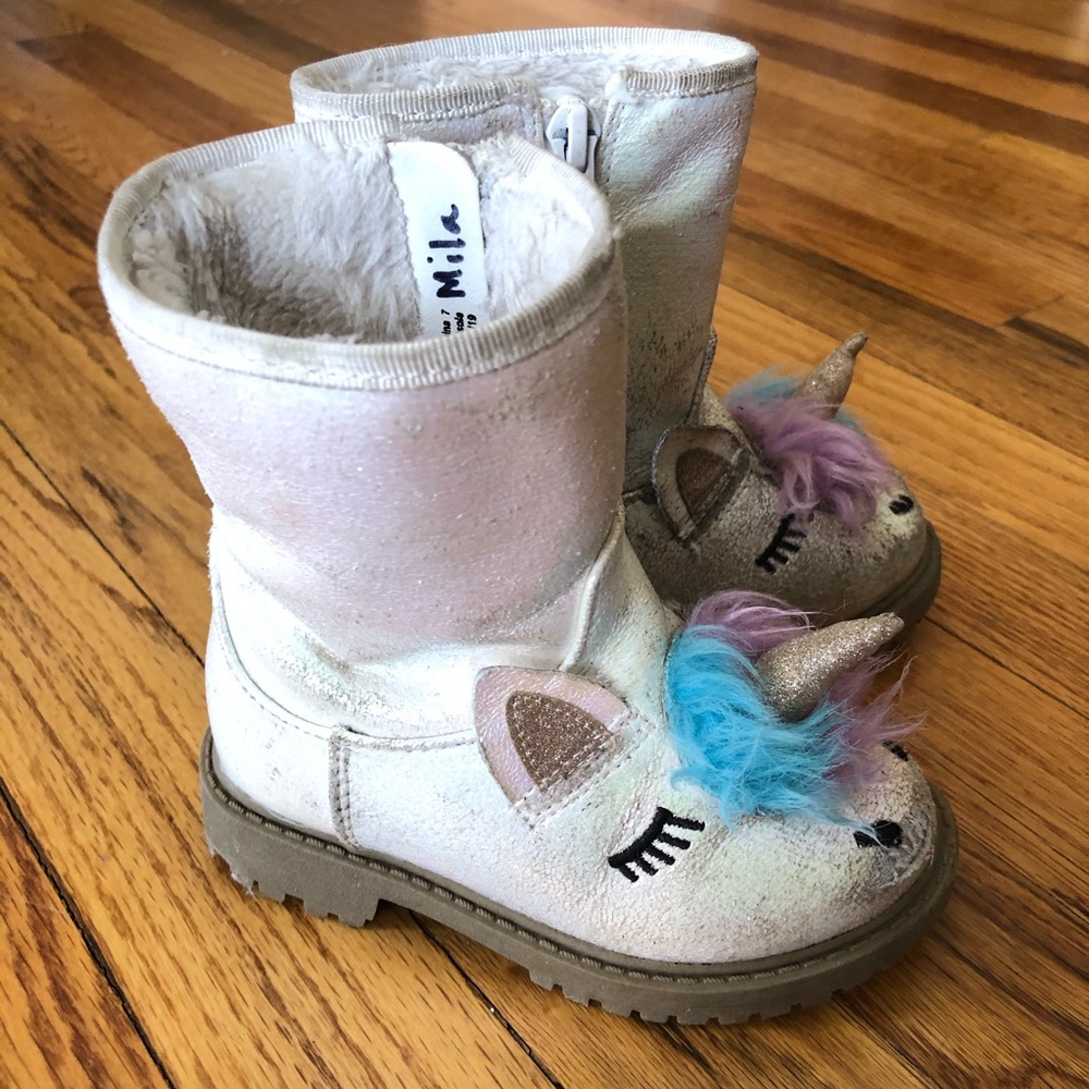 Shoes - Picture 2 of 5